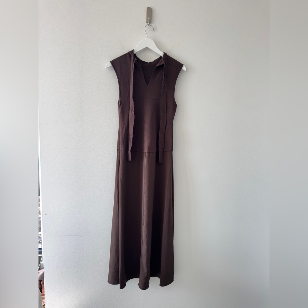 ASTR THE LABEL High Neck Tie Back Brown Midi Dress M - Picture 4 of 6